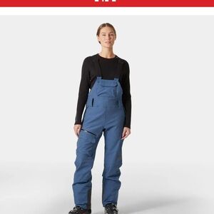 ** NWT ** HELLY Hansen Women's Powderqueen Bib Pants- Large